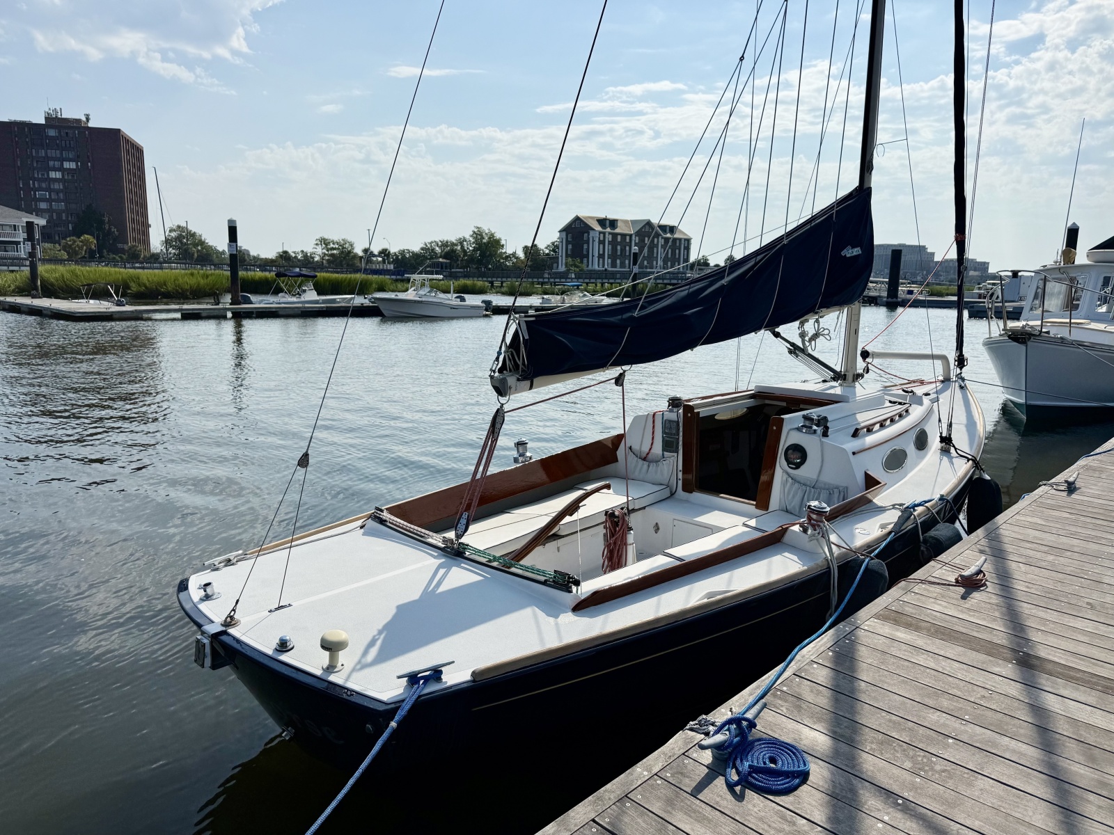 2003 Alerion Express 28