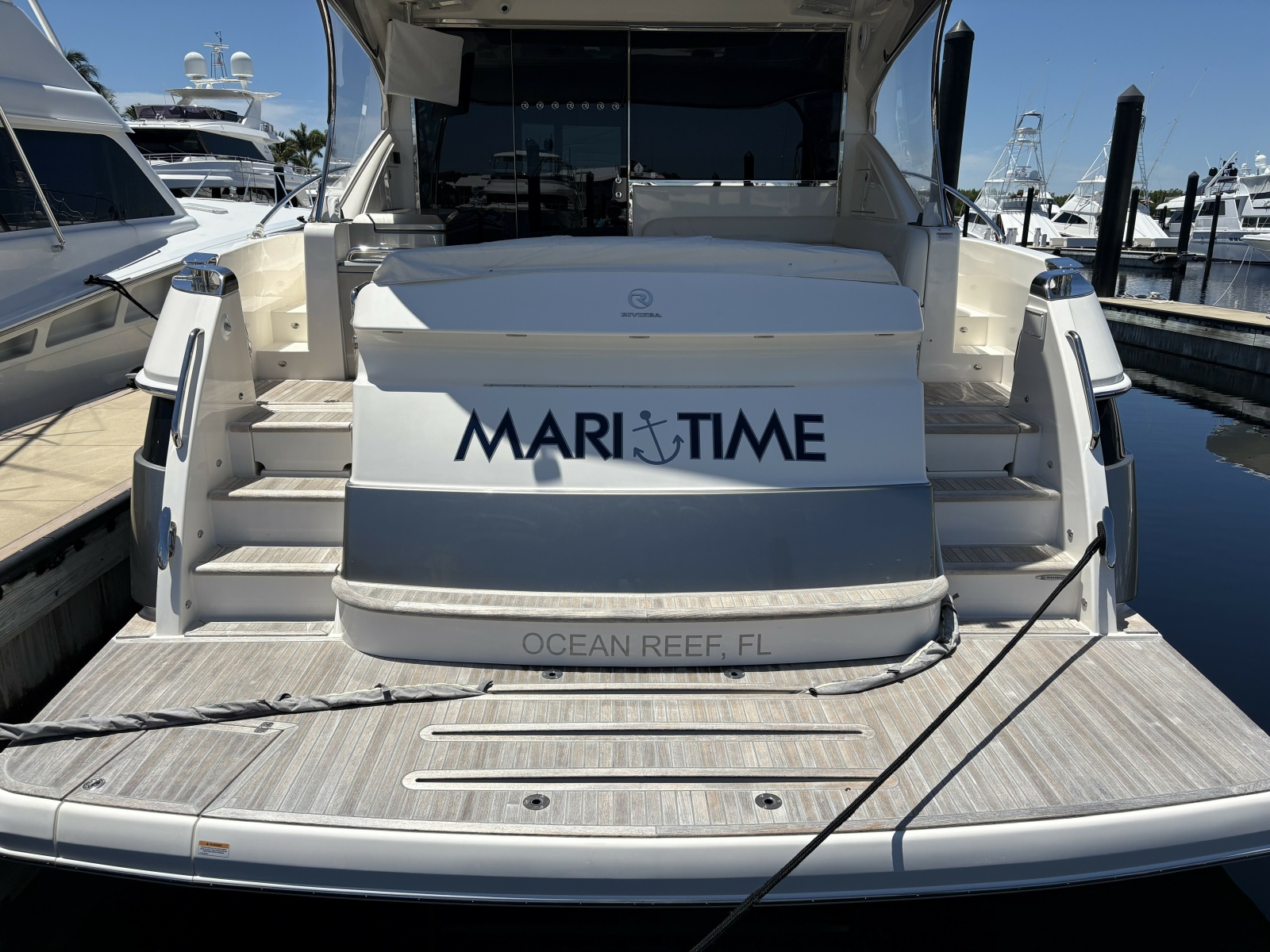 2023 Riviera 5400 Sport Yacht