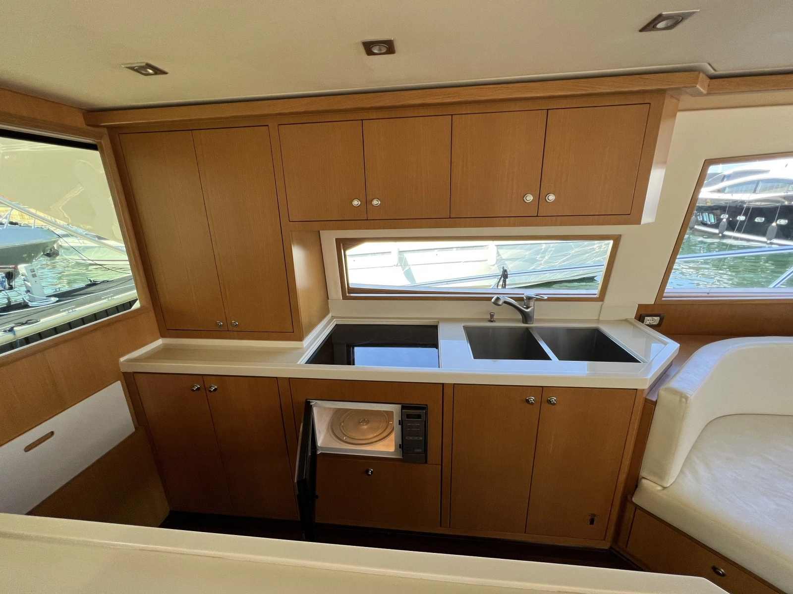 2010 Bertram 540