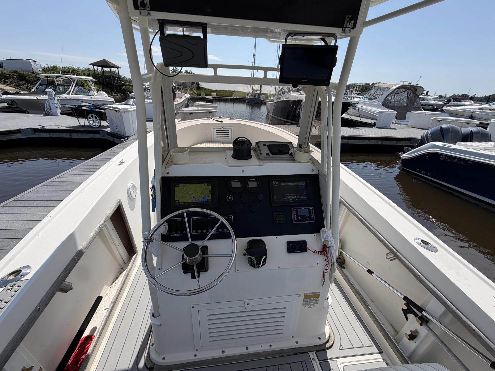 1990 Mako 261 Center Console