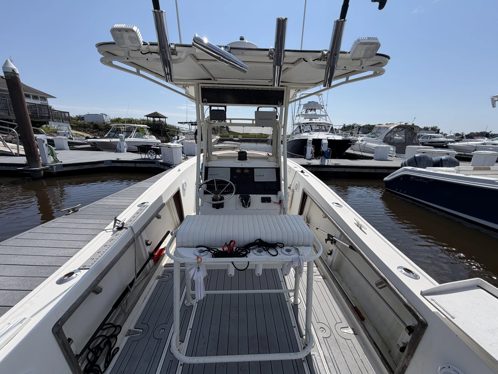 1990 Mako 261 Center Console