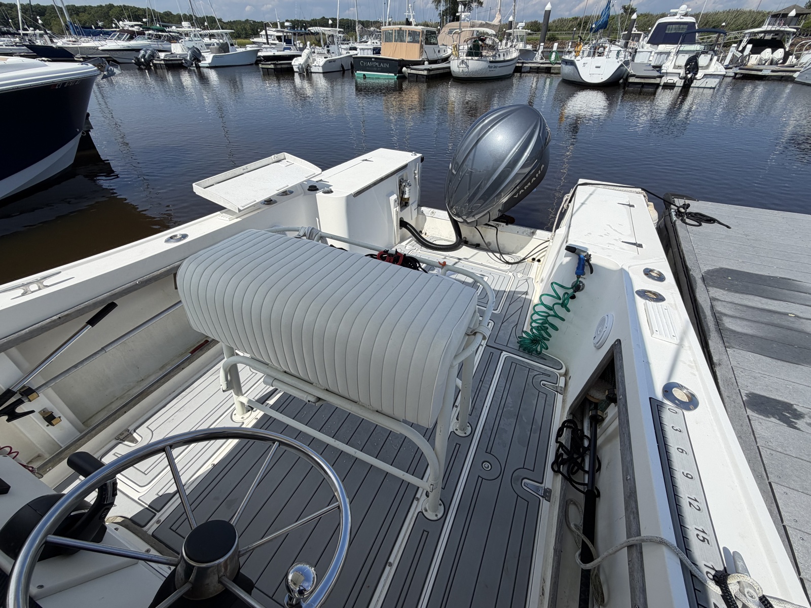 1990 Mako 261 Center Console