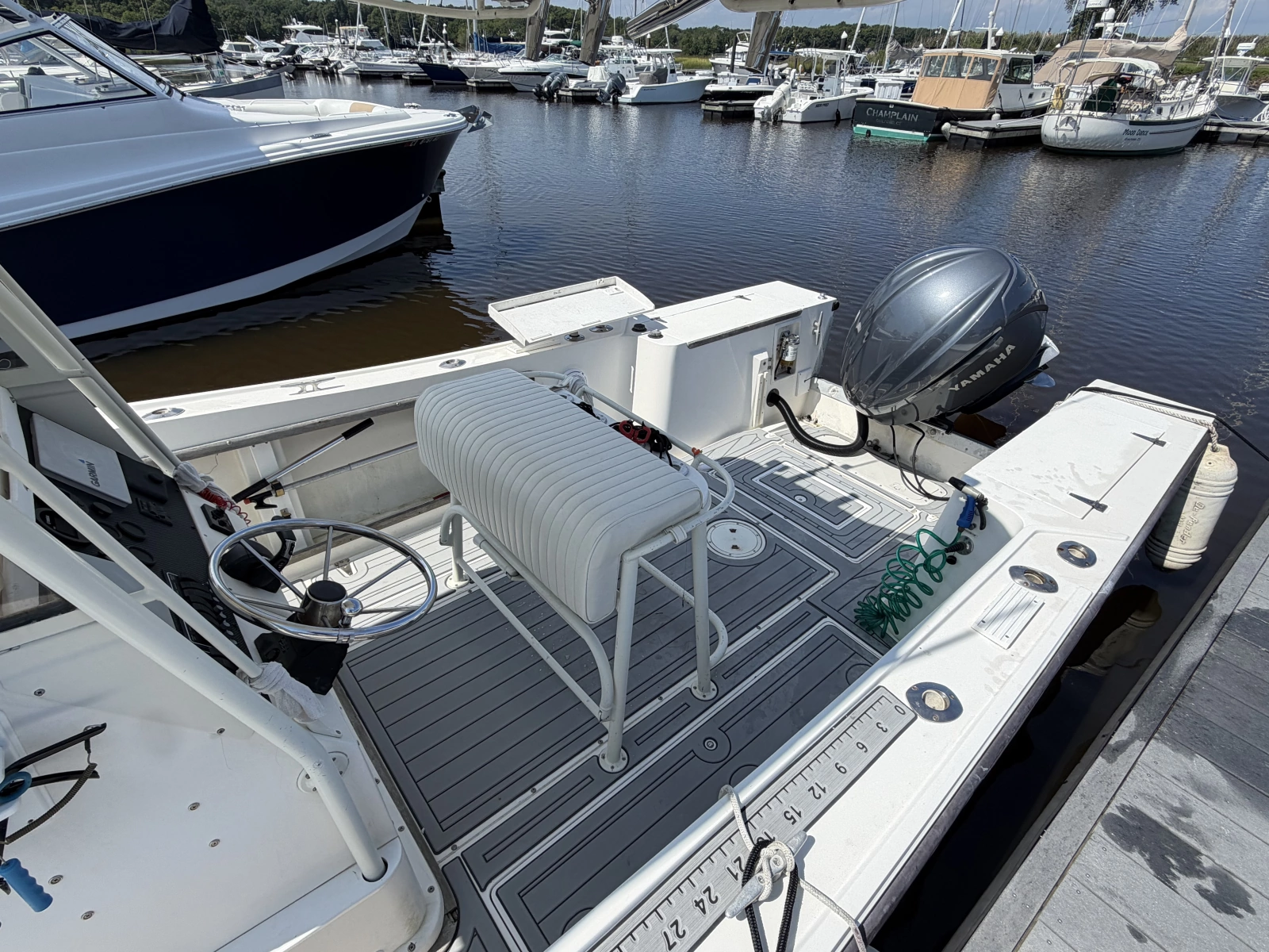1990 Mako 261 Center Console