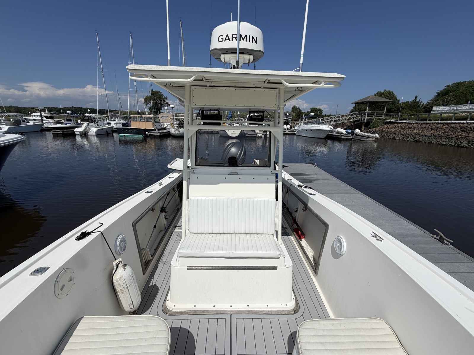 1990 Mako 261 Center Console