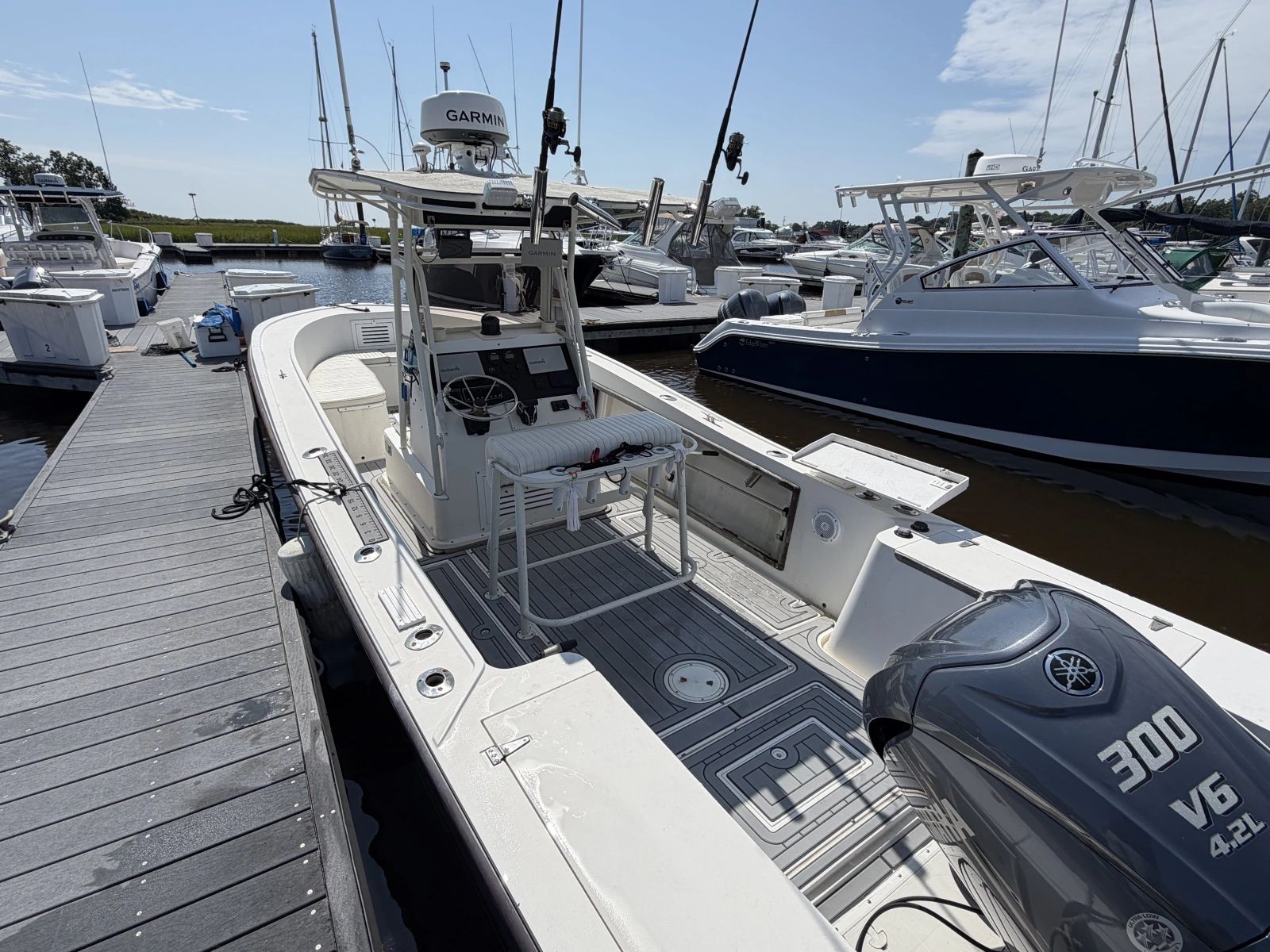 1990 Mako 261 Center Console
