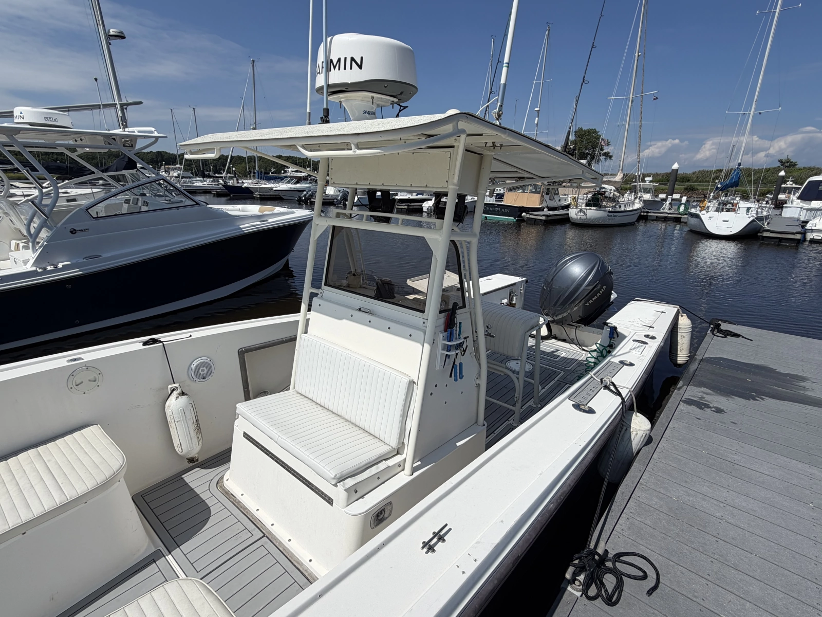 1990 Mako 261 Center Console
