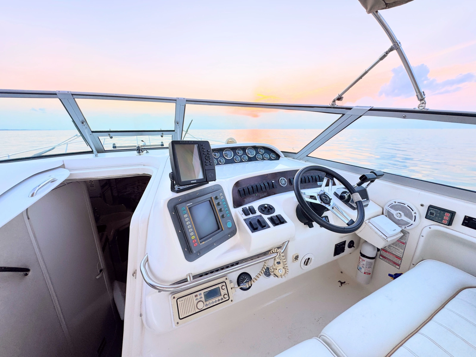 1997 Sea Ray 330 Sundancer