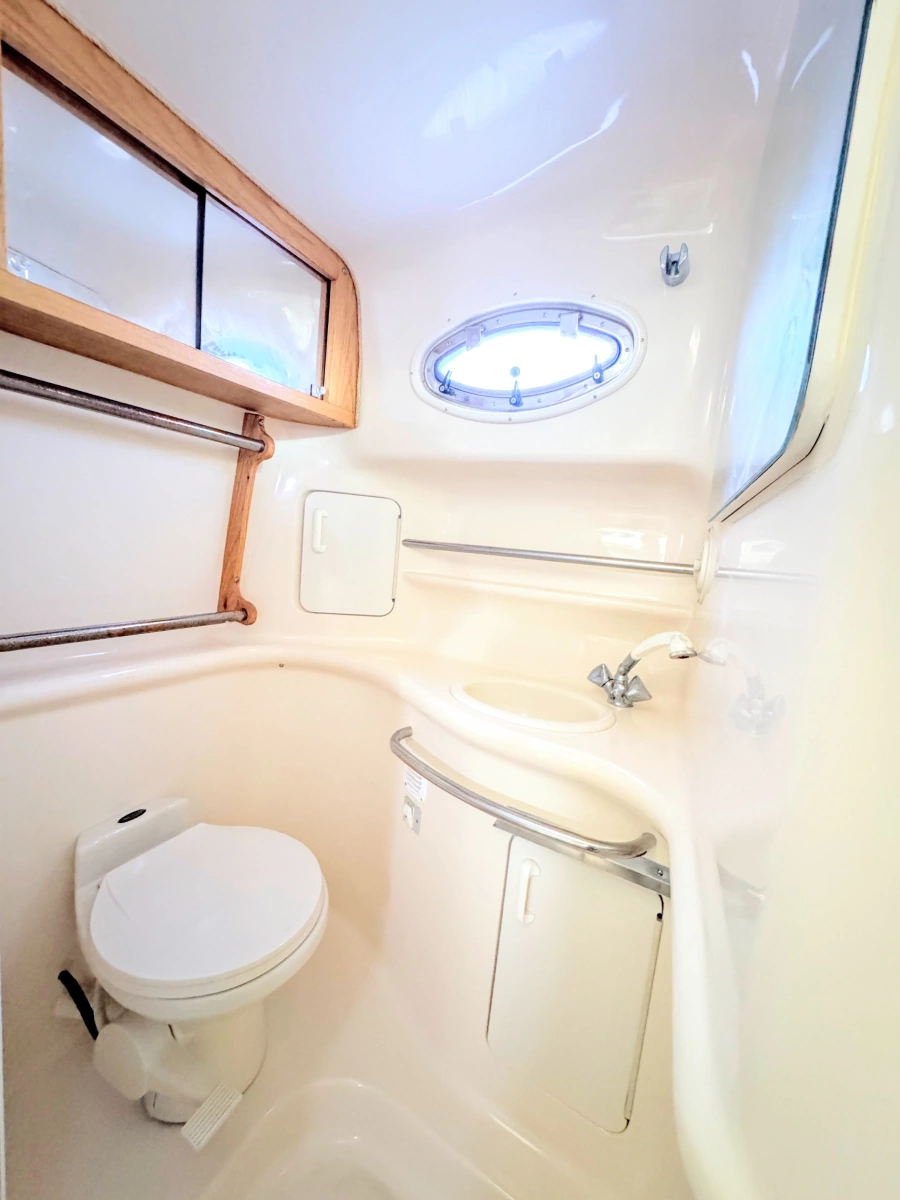 1997 Sea Ray 330 Sundancer