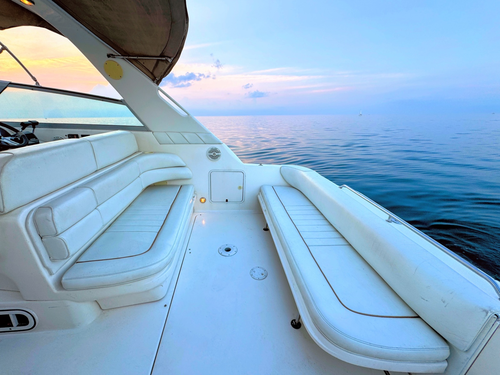 1997 Sea Ray 330 Sundancer
