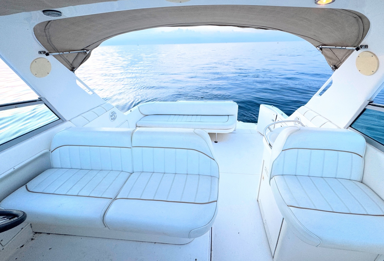 1997 Sea Ray 330 Sundancer