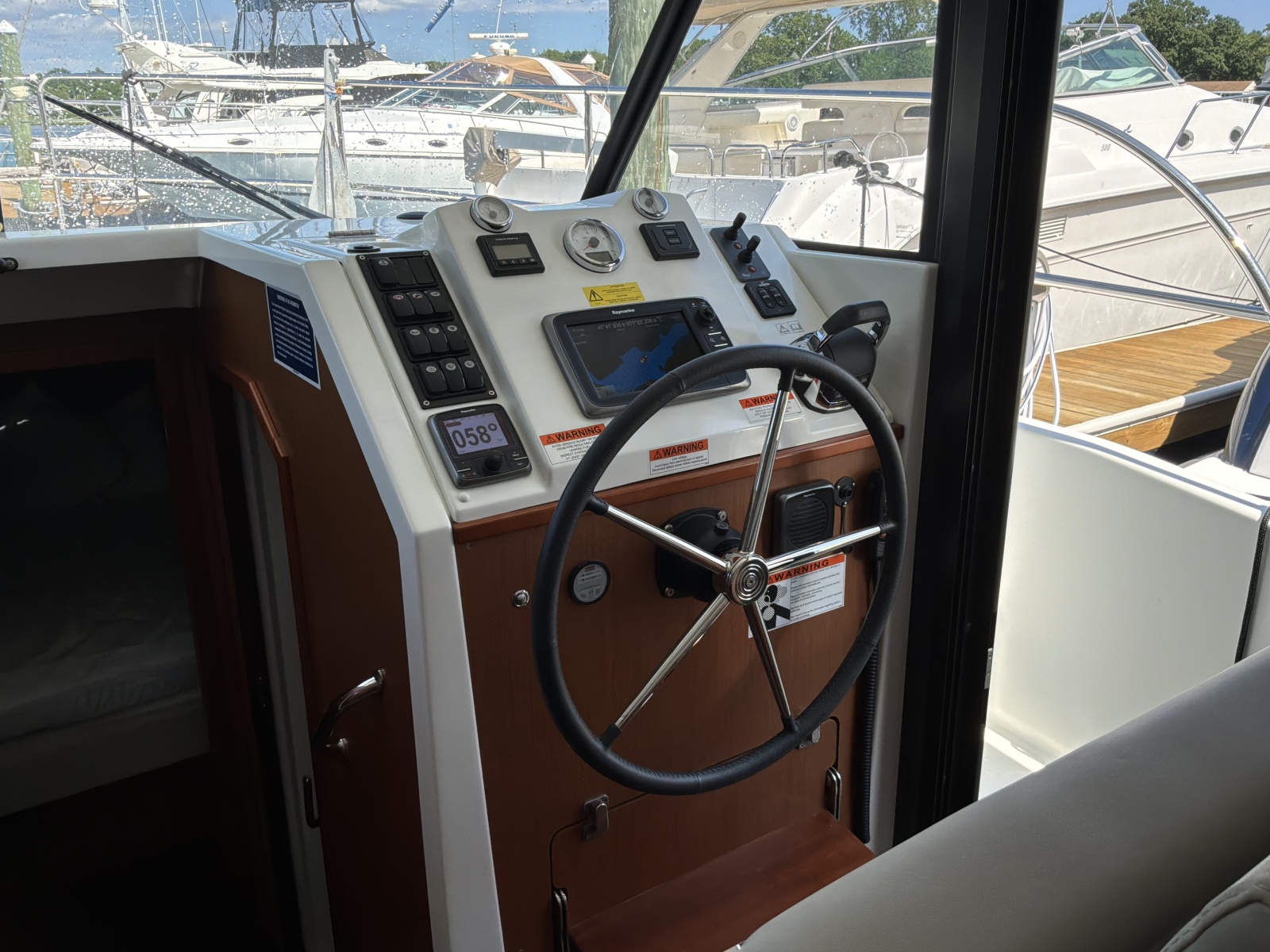 2017 Beneteau SWIFT TRAWLER 30