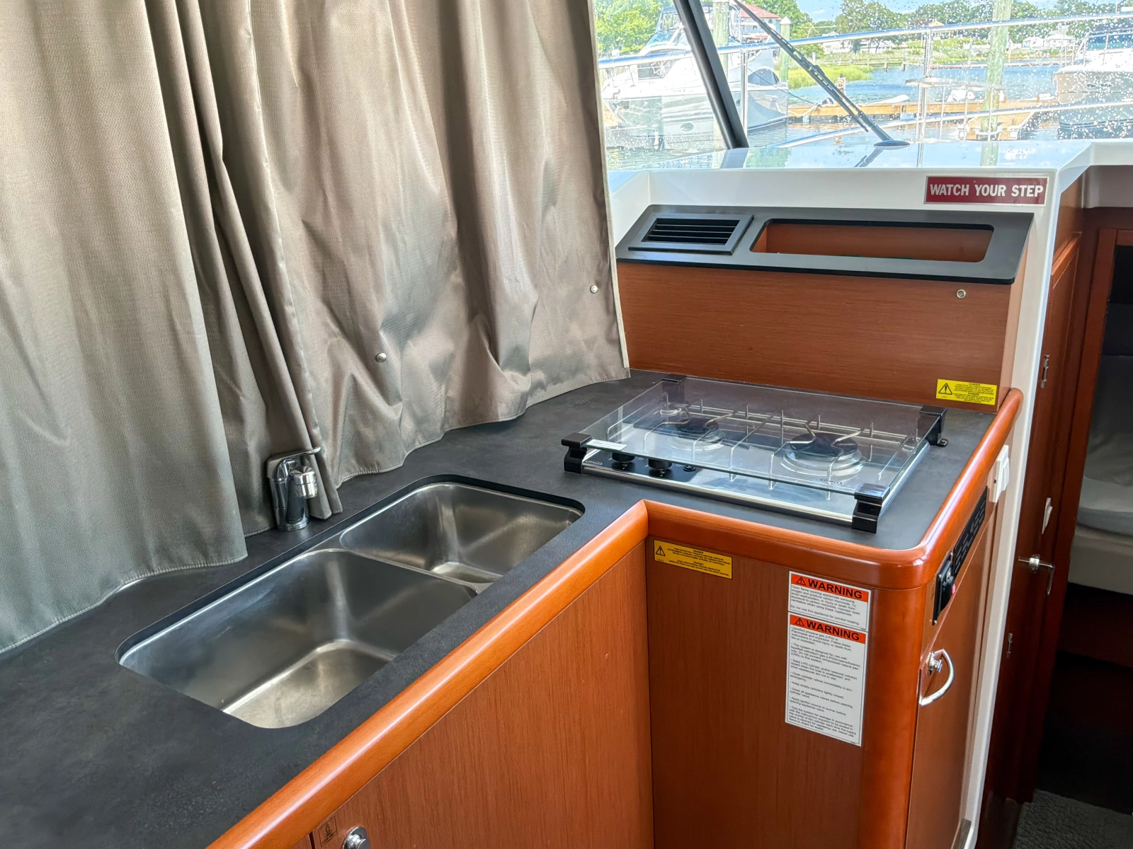 2017 Beneteau SWIFT TRAWLER 30