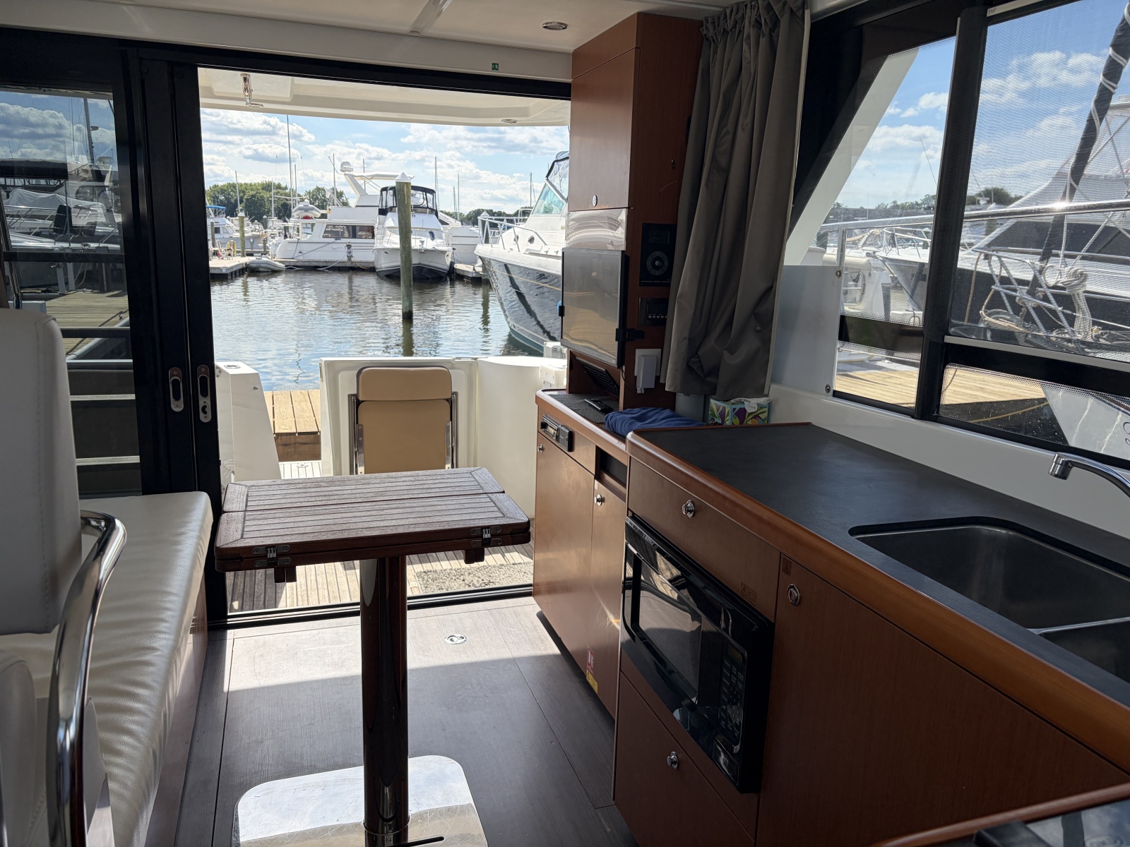 2017 Beneteau SWIFT TRAWLER 30
