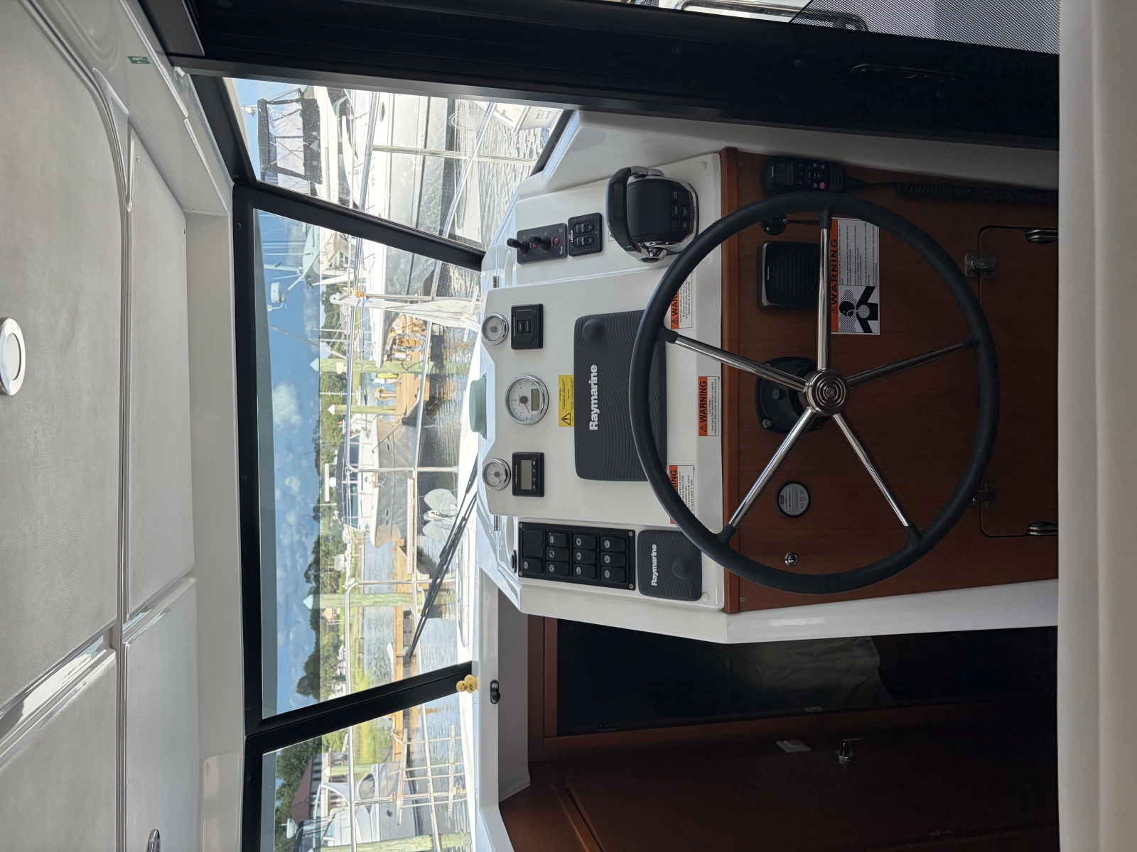 2017 Beneteau SWIFT TRAWLER 30