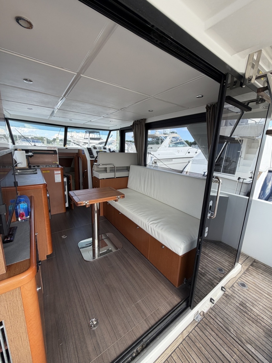 2017 Beneteau SWIFT TRAWLER 30