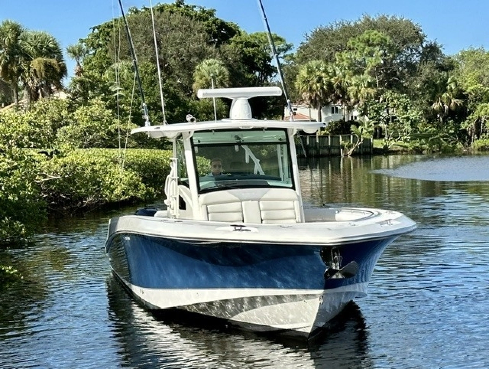 Boston Whaler 37 Outrageous - Profile