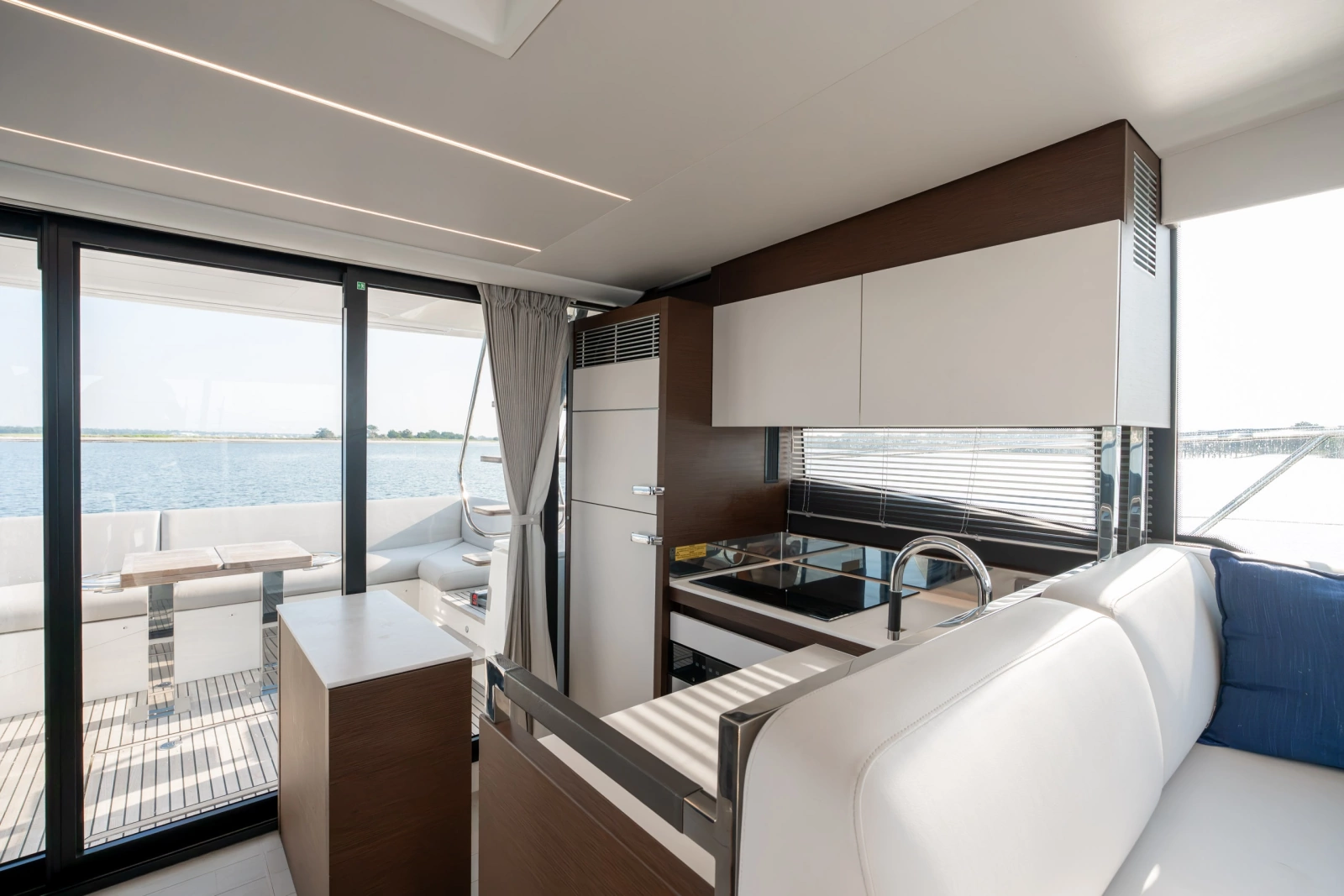 2024 Prestige 520