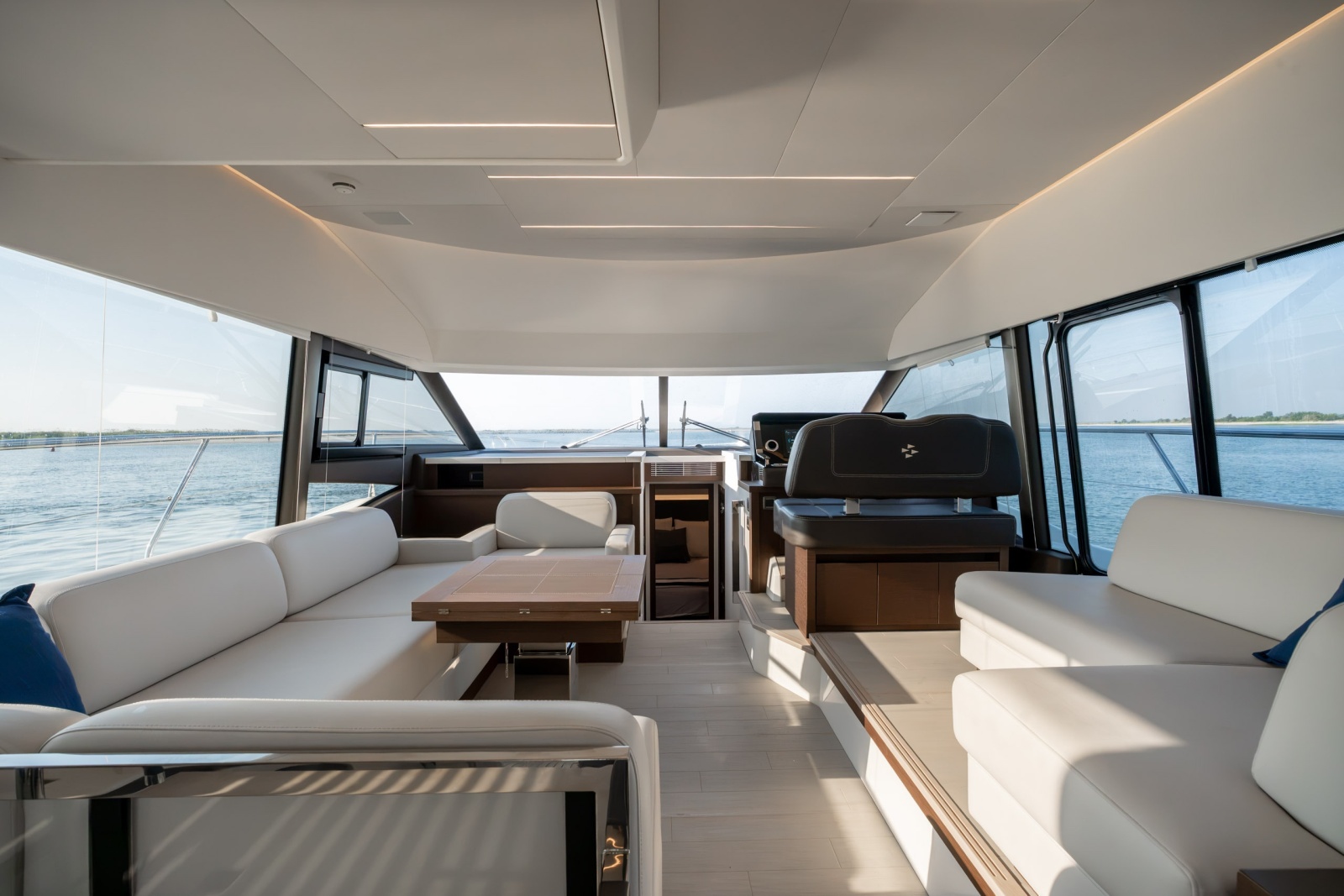 2024 Prestige 520