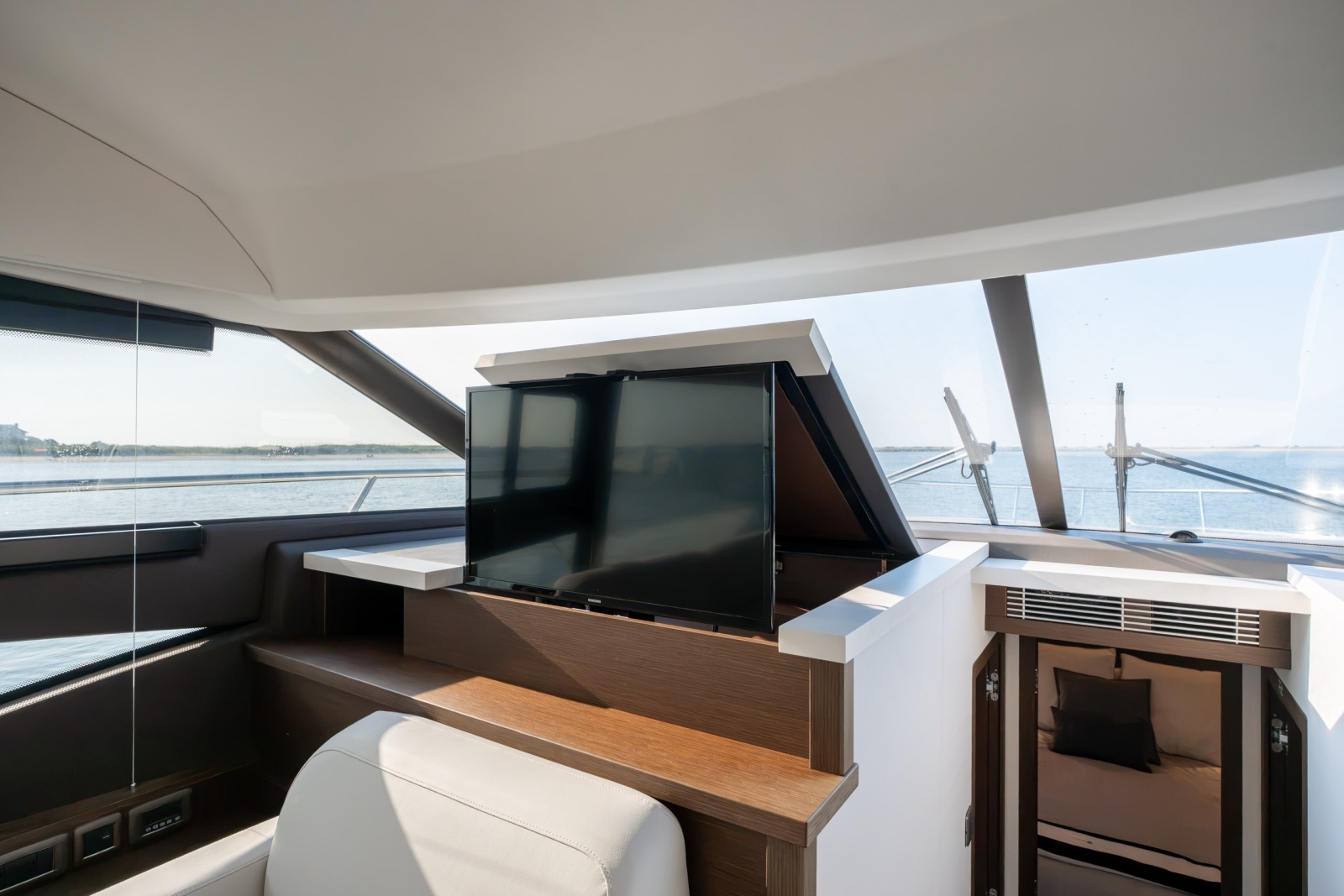 2024 Prestige 520