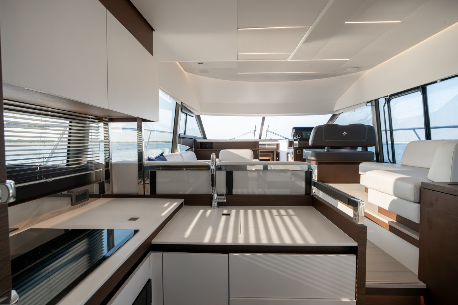 2024 Prestige 520