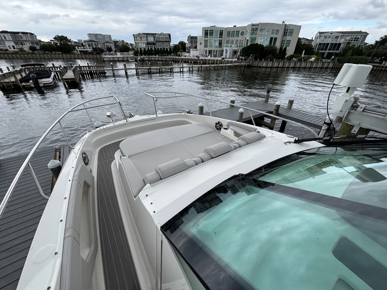 2023 Sea Ray 320 Sundancer