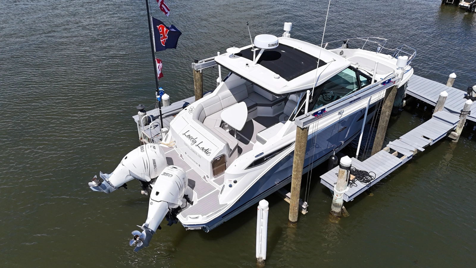 2023 Sea Ray 320 Sundancer