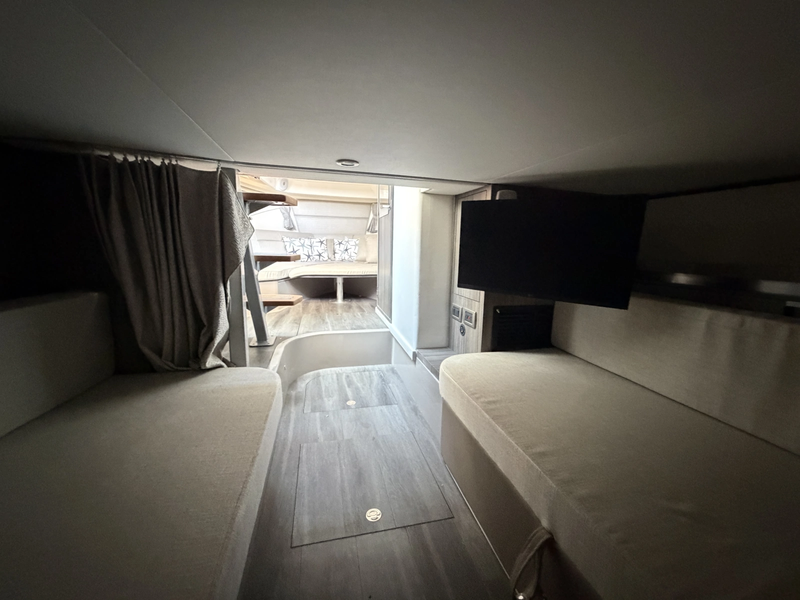 2023 Sea Ray 320 Sundancer