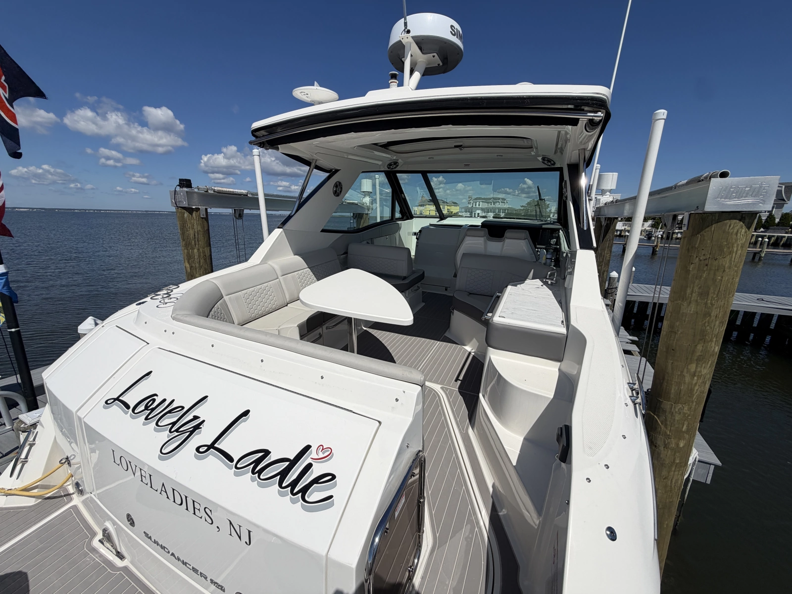 2023 Sea Ray 320 Sundancer