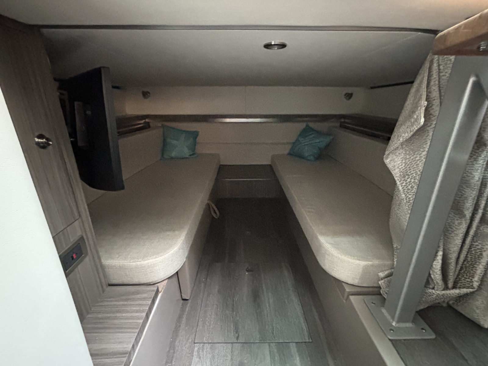 2023 Sea Ray 320 Sundancer