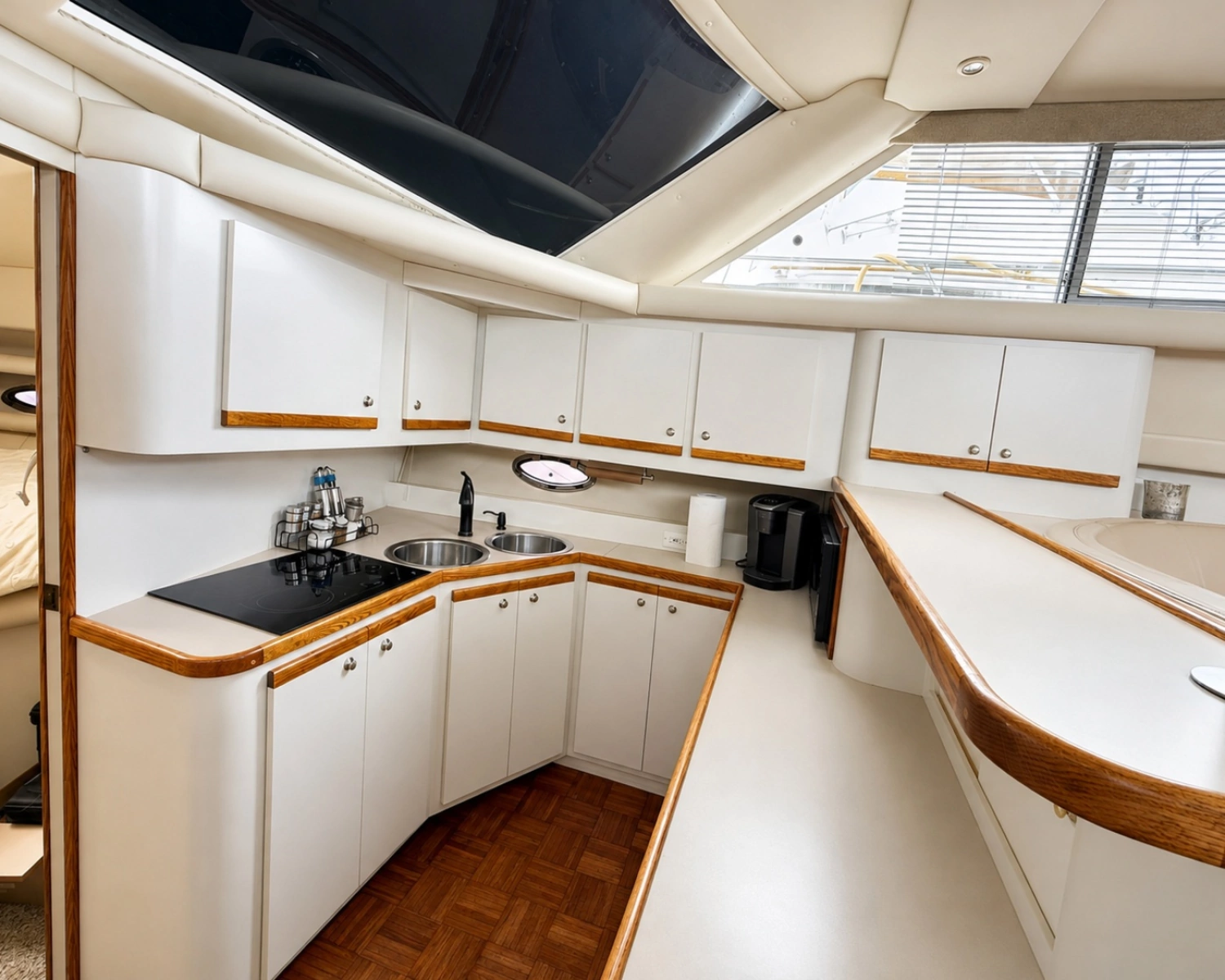 1997 Cruisers Yachts 3950