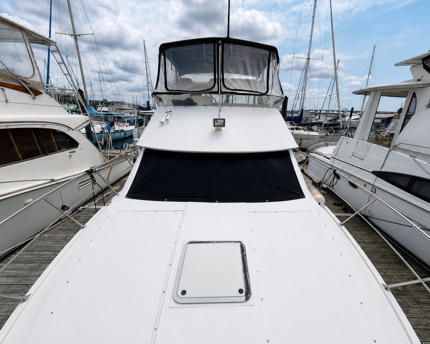 1997 Cruisers Yachts 3950