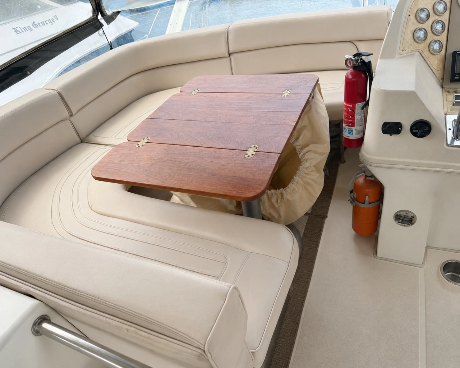1997 Cruisers Yachts 3950