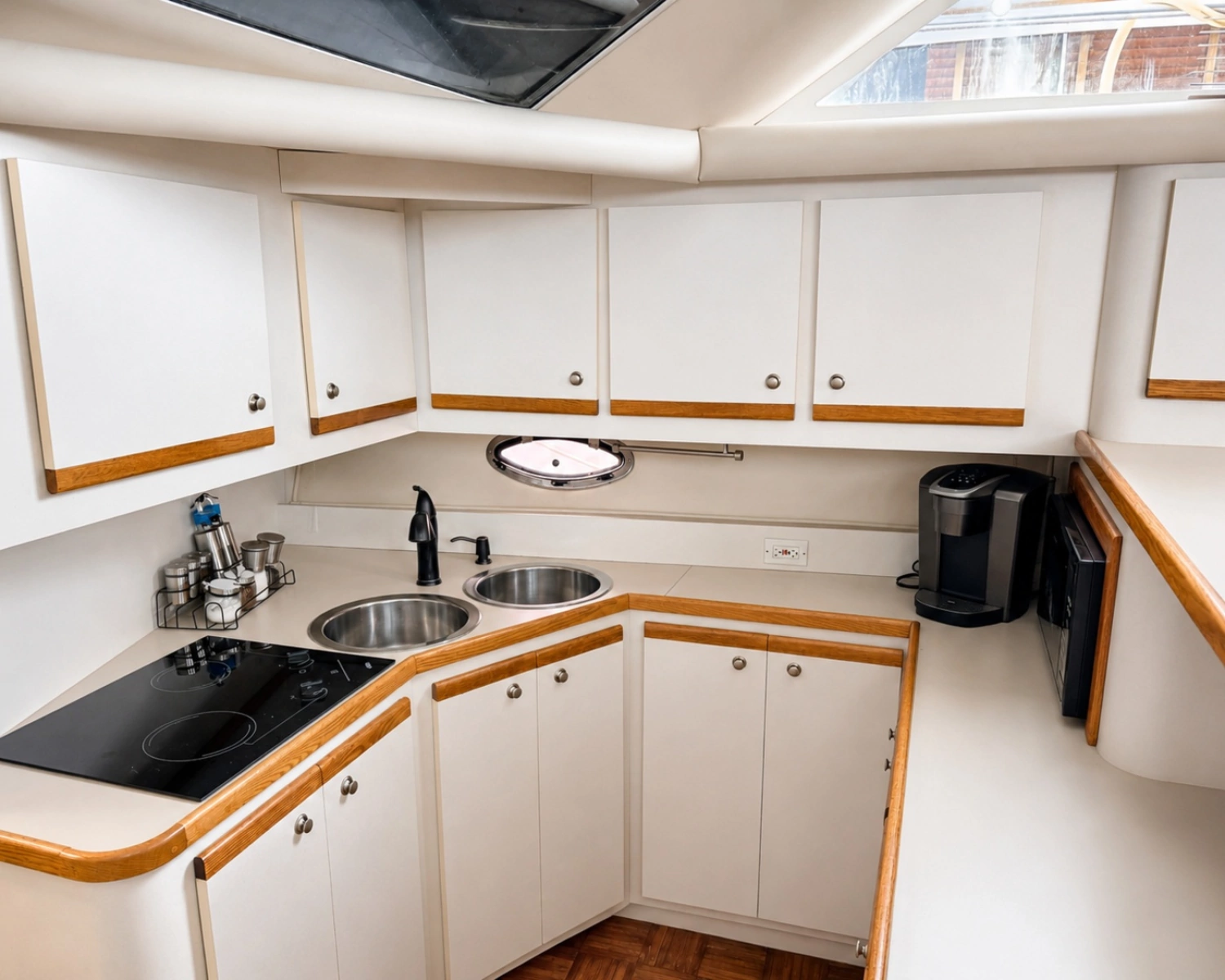 1997 Cruisers Yachts 3950