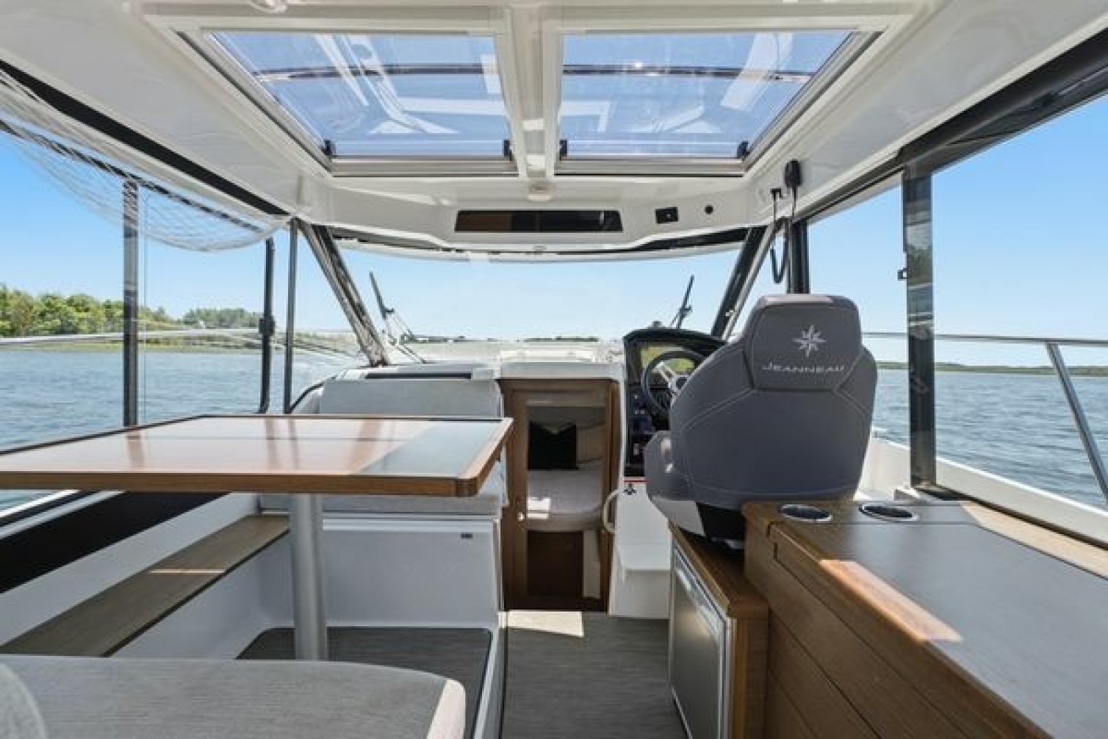 2021 Jeanneau NC 895