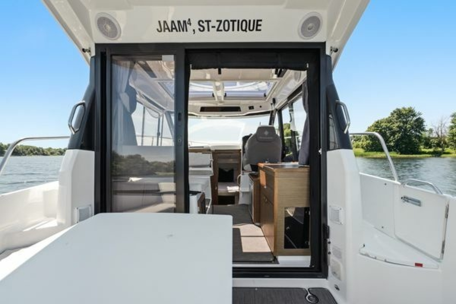 2021 Jeanneau NC 895