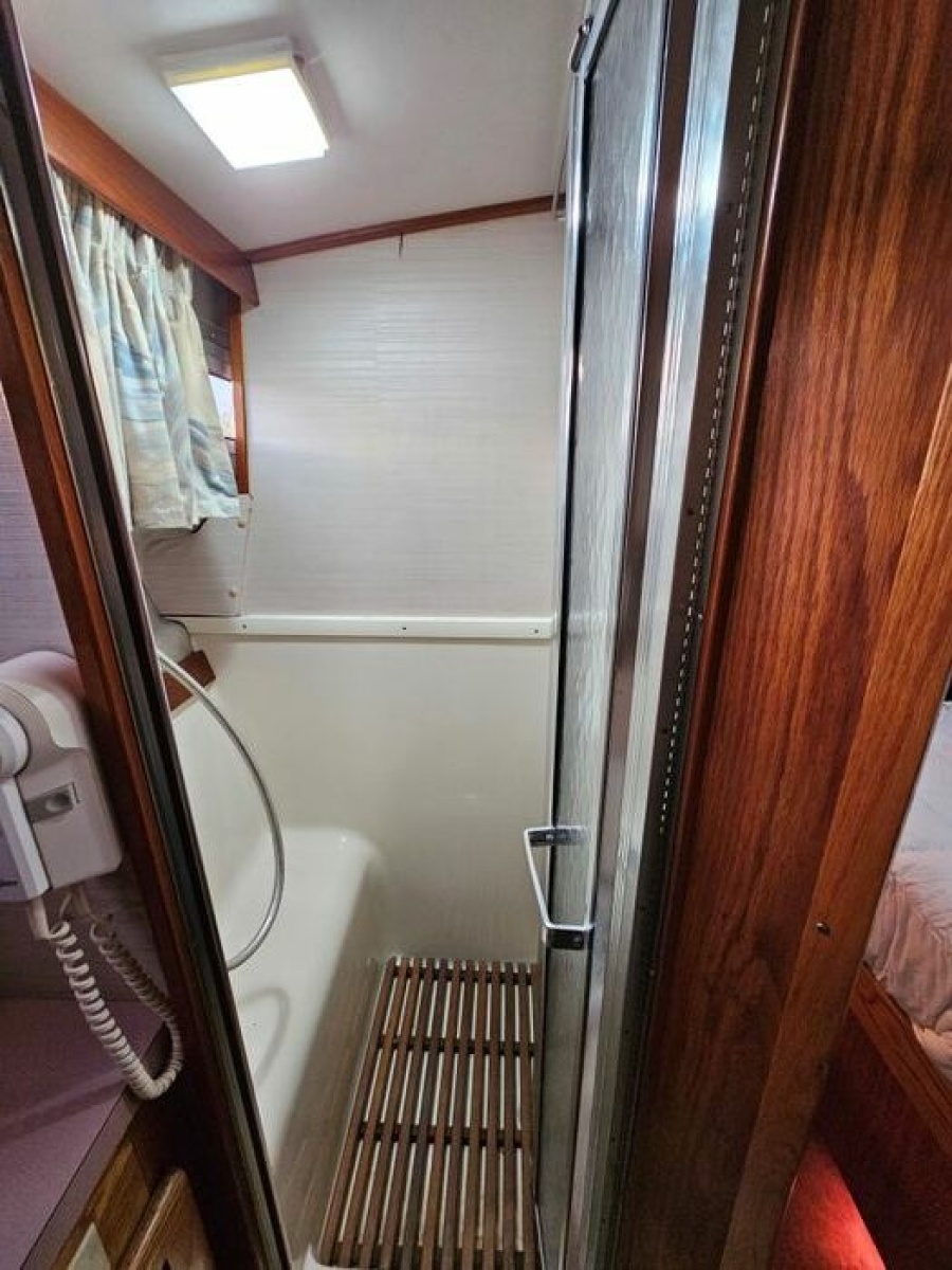 1988 Silverton 40 Aft Cabin