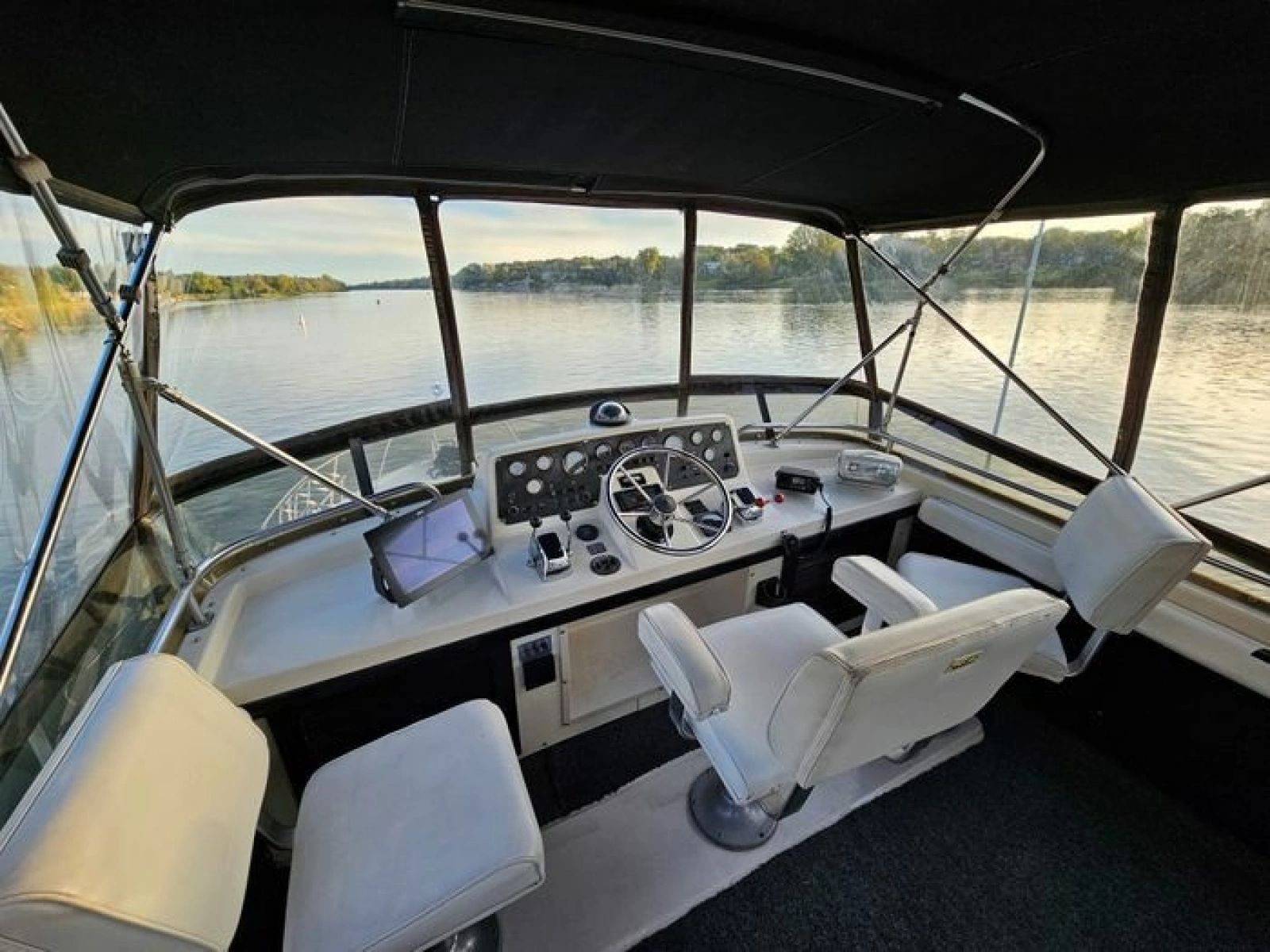 1988 Silverton 40 Aft Cabin