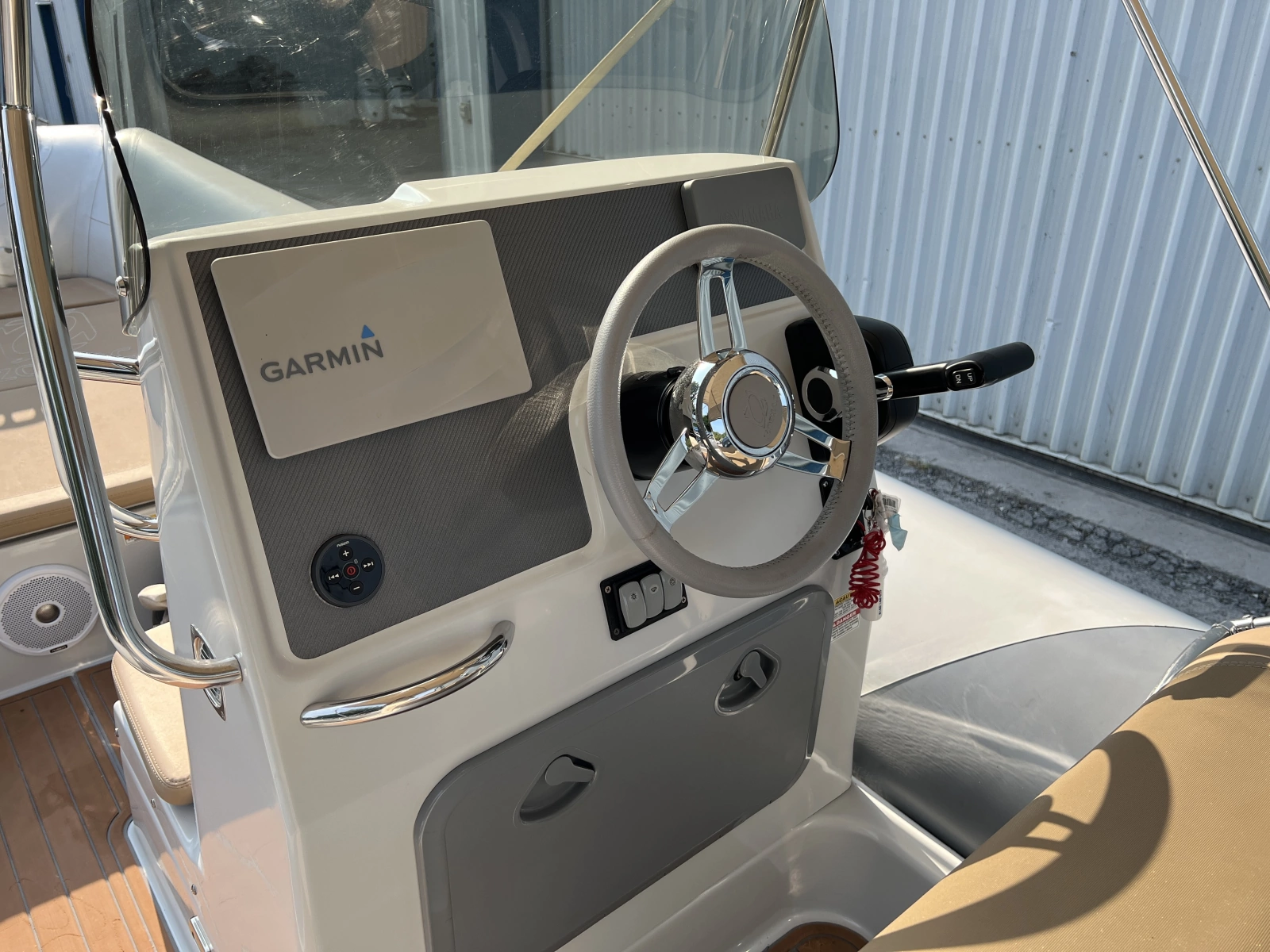 2018 Zodiac Medline 580