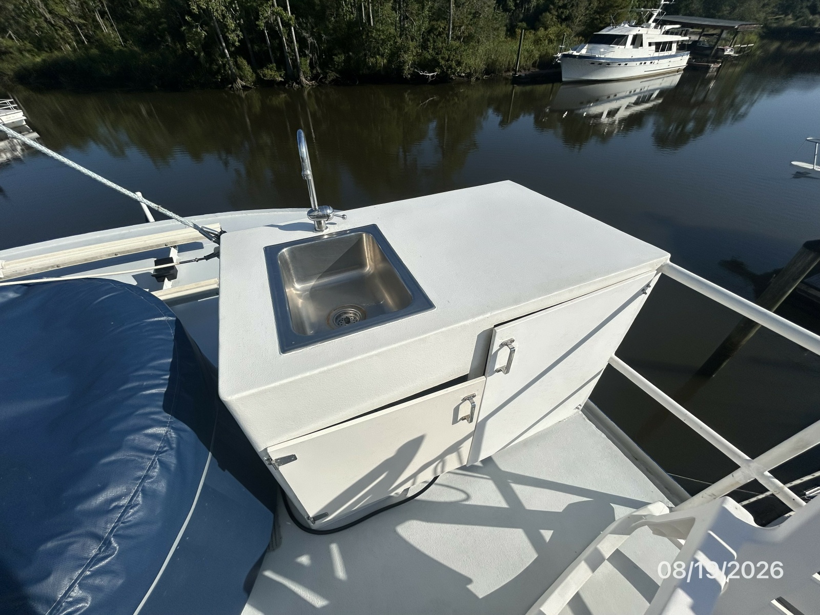Steel Magnolia sundeck wetbar