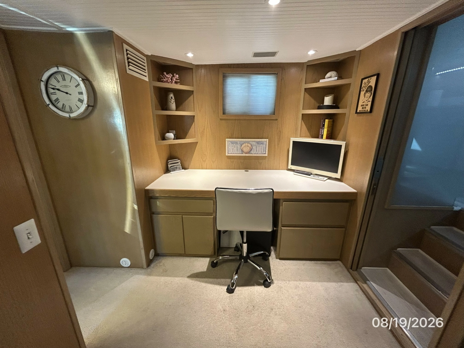 Steel Magnolia office starboard