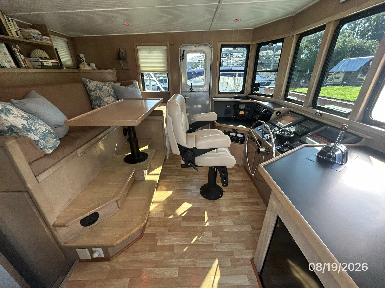Steel Magnolia pilothouse port