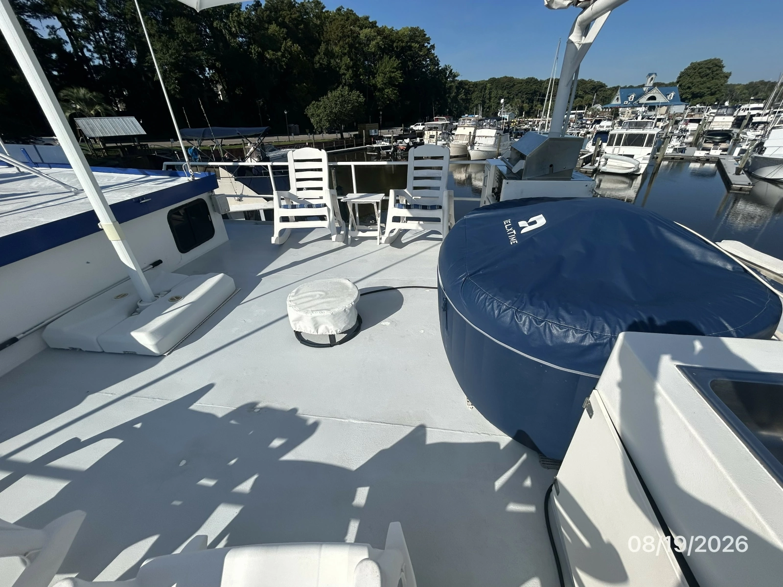 Steel Magnolia sundeck starboard