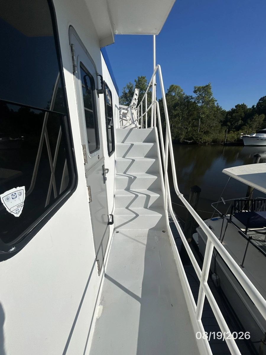 Steel Magnolia upper port side deck1