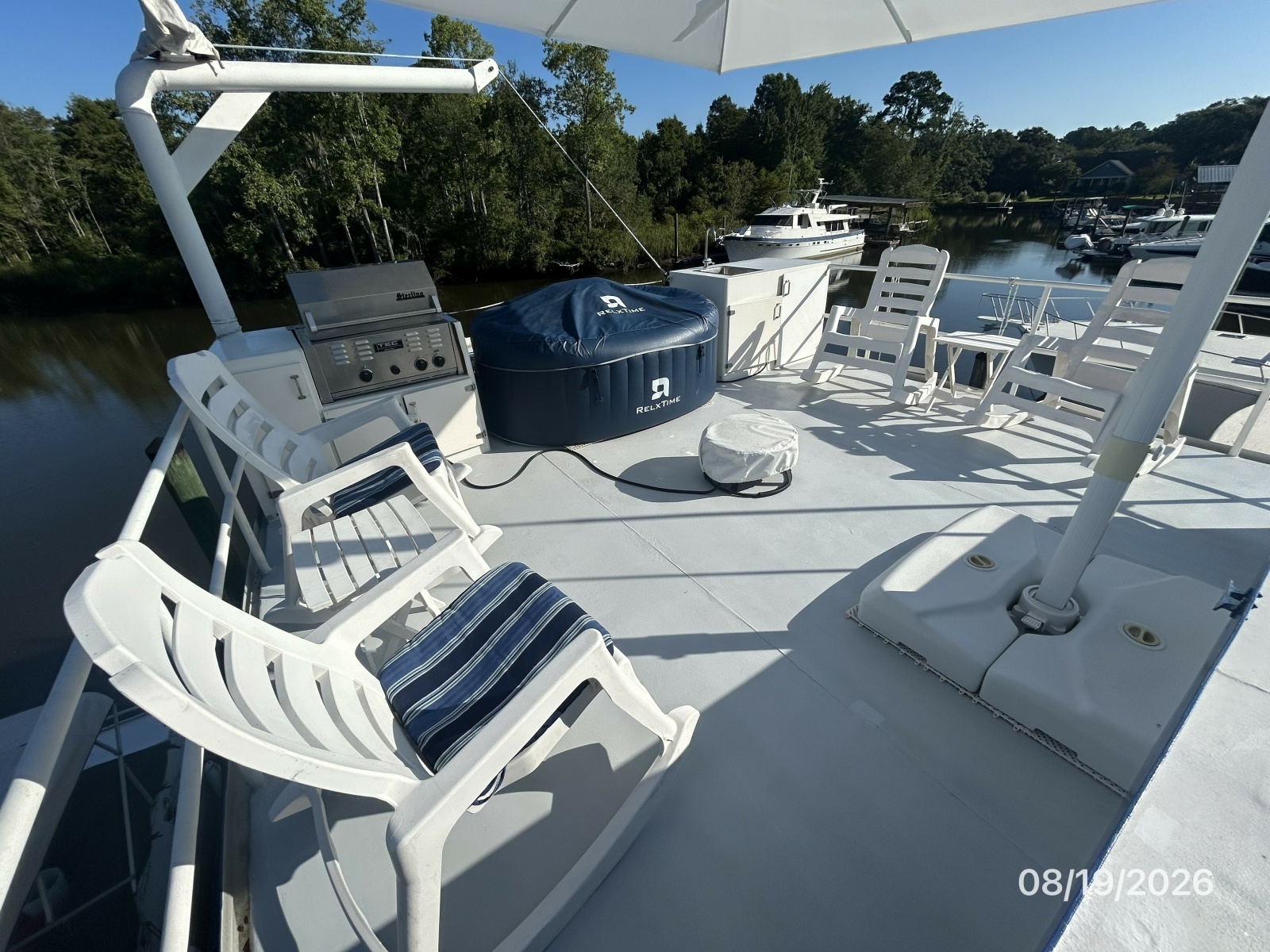 Steel Magnolia sundeck aft2