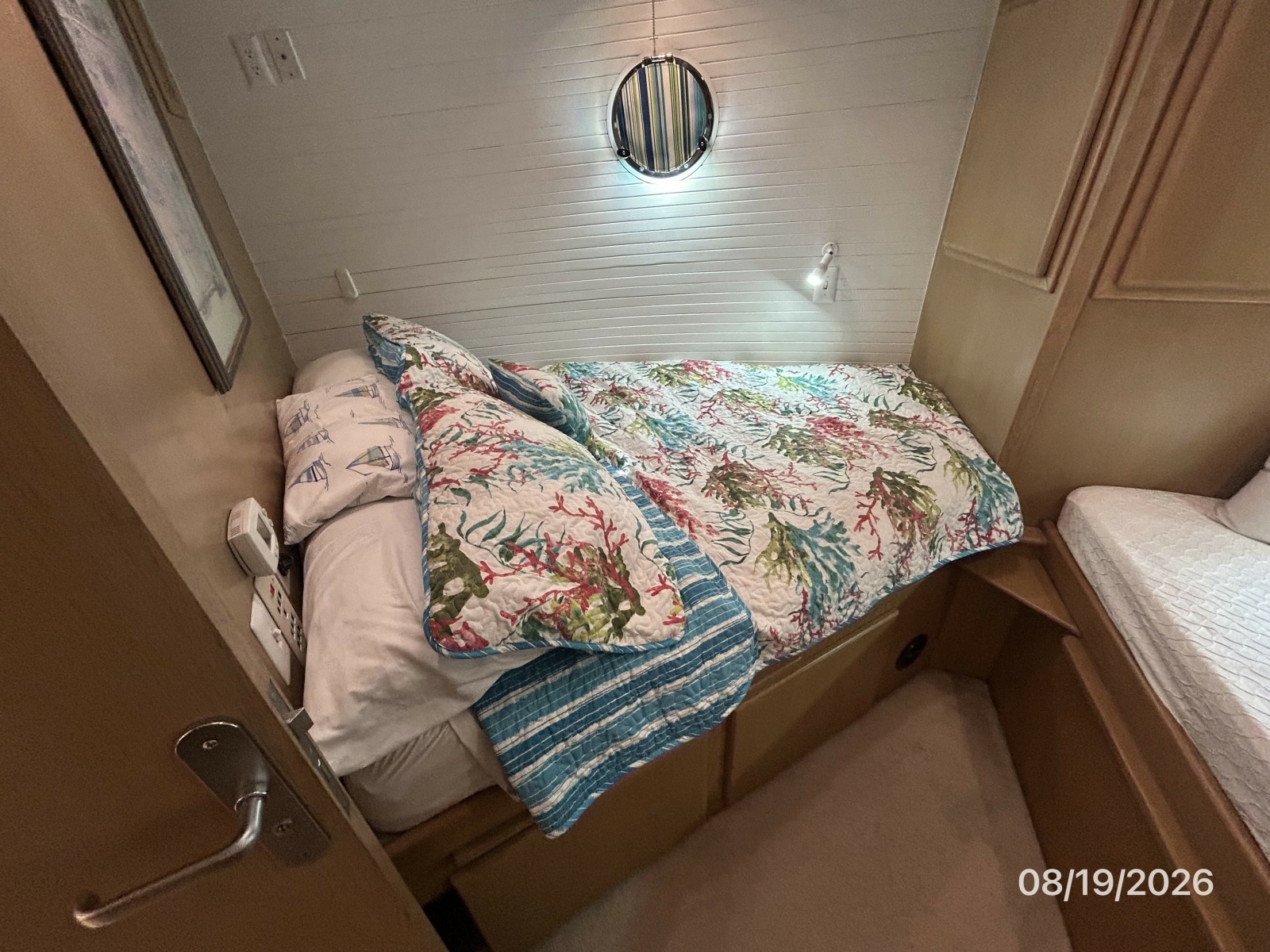 Steel Magnolia guest stateroom port