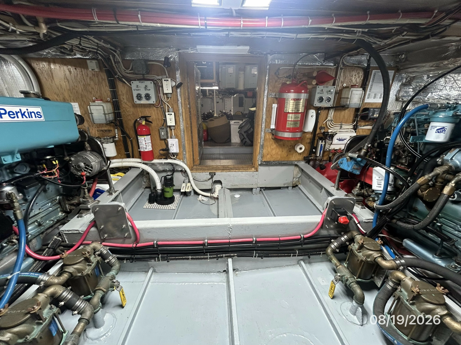 Steel Magnolia engine room forward