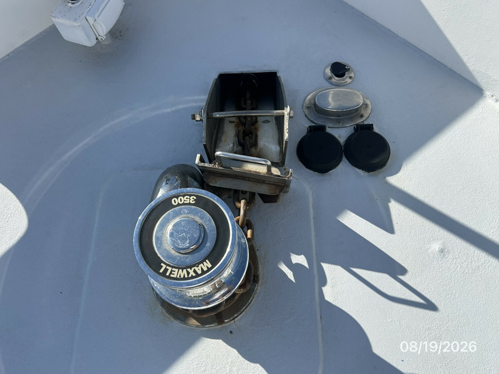 Steel Magnolia anchor windlass1