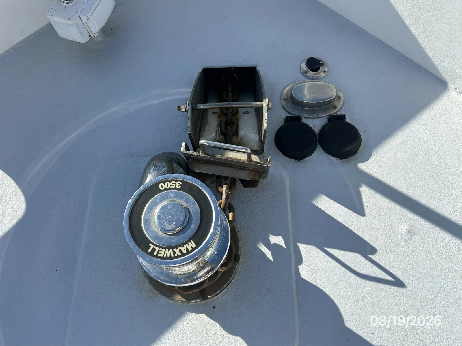 Steel Magnolia anchor windlass1