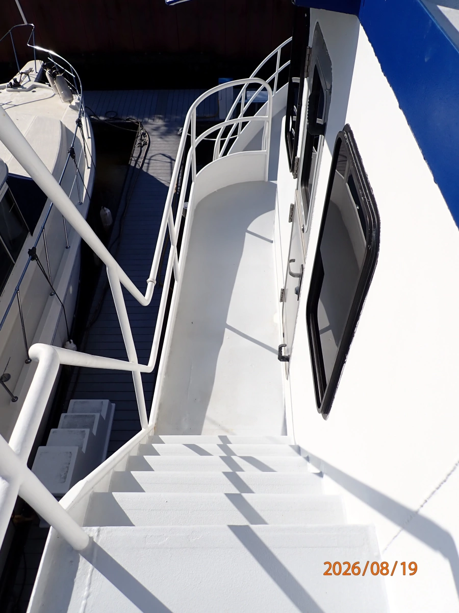 Steel Magnolia upper port side deck2