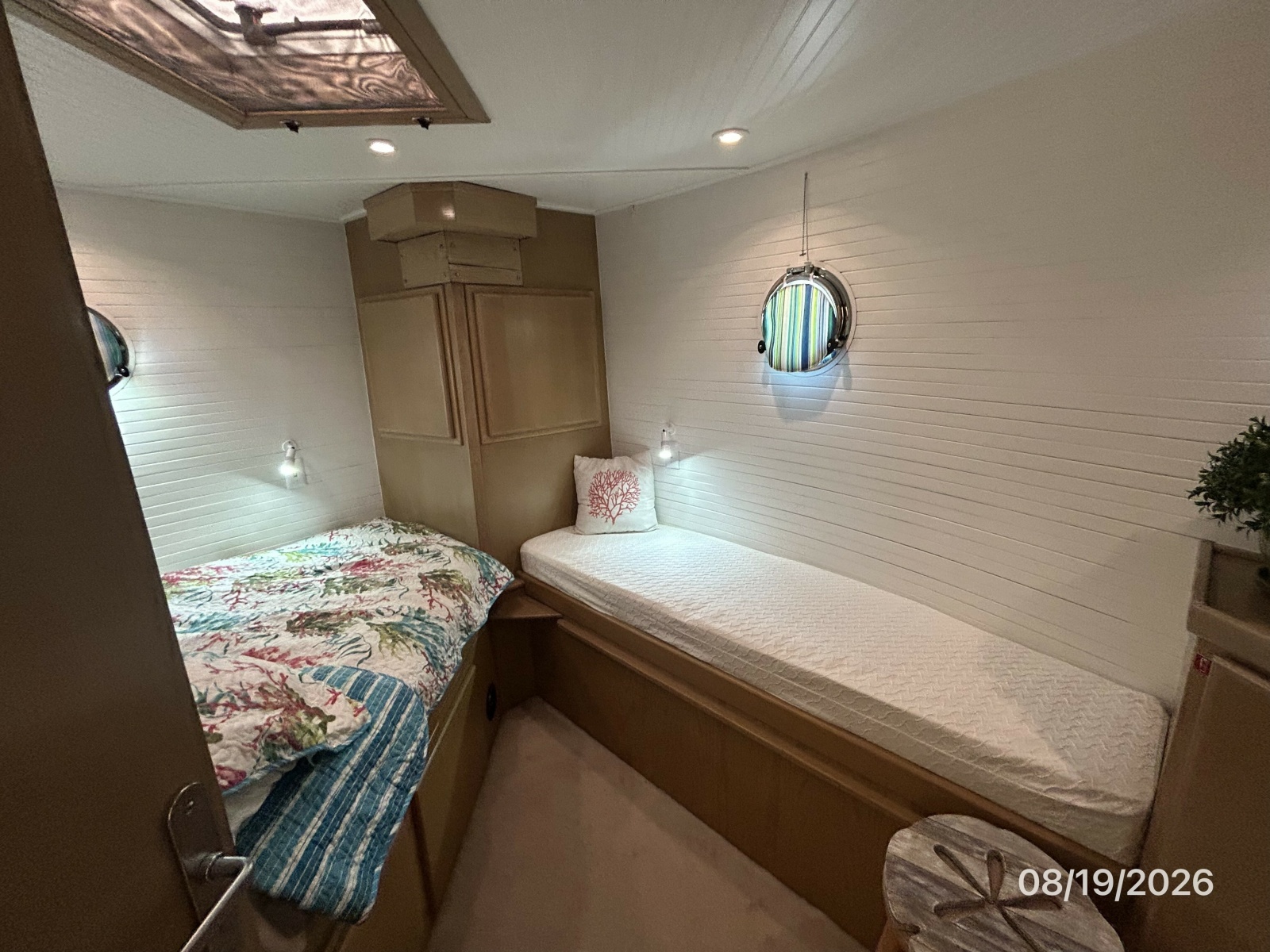 Steel Magnolia guest stateroom
